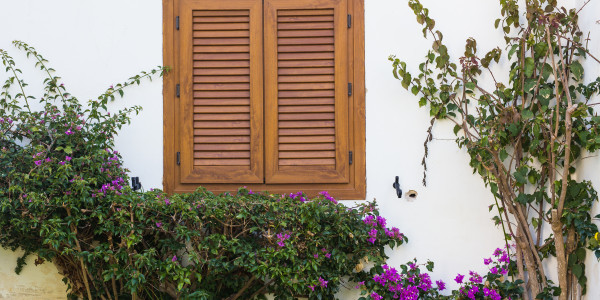 Puertas y Ventanas Aislantes de Aluminio / PVC Lleida · Contraventanas y Persianas a Medida