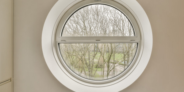 Puertas y Ventanas Aislantes de Aluminio / PVC Lleida · Ojo de Buey, Curvada y Antiruido