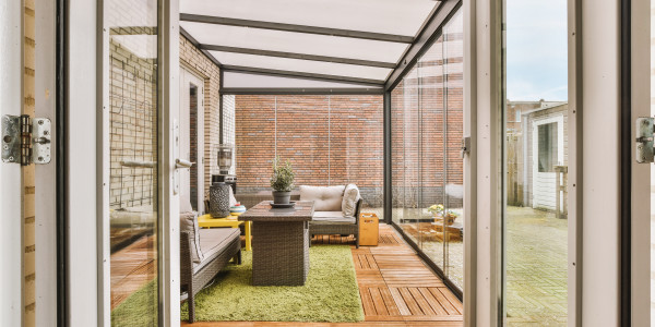 Puertas y Ventanas Insonorizadas de Aluminio / PVC · Cortinas de Cristal