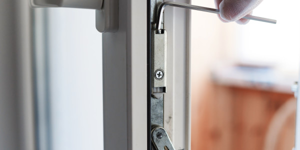 Puertas y Ventanas Seguridad de Aluminio / PVC · Cerradura de Seguridad